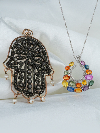  Colliers & Pendentifs 